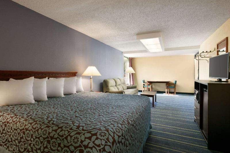 Superior King Room - Non-Smoking image 3