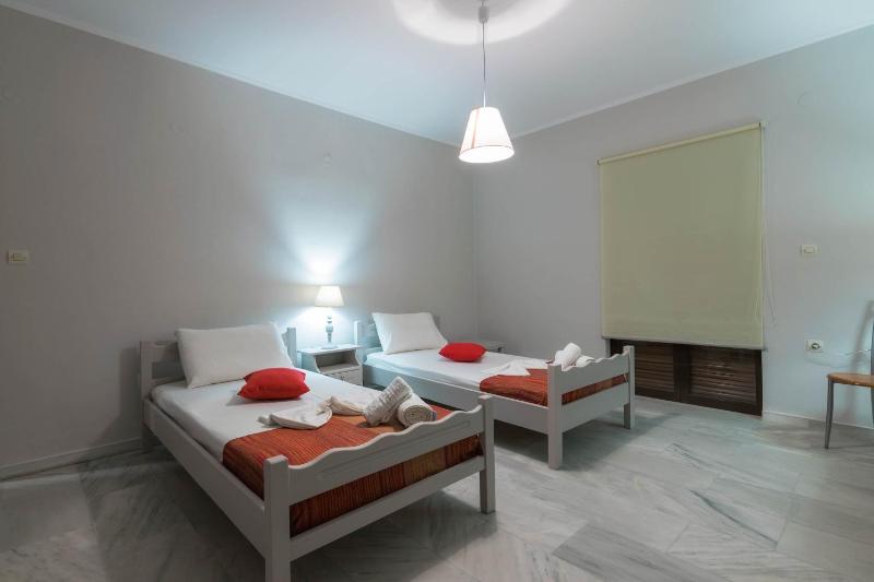 One-Bedroom Apartment image 3