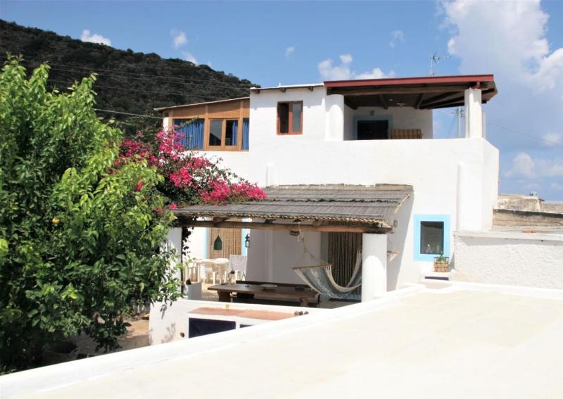 Two-Bedroom House image 3