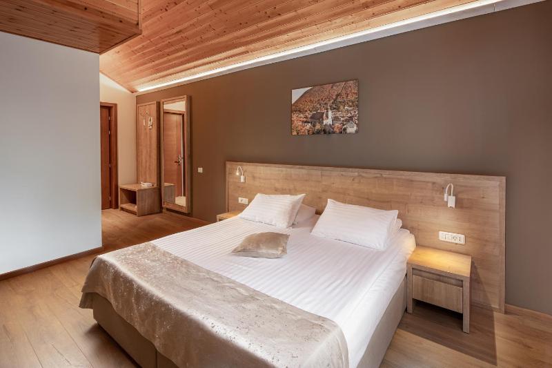 Standard Double Room image 2