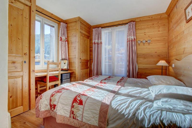 LODGE 8 - image 6