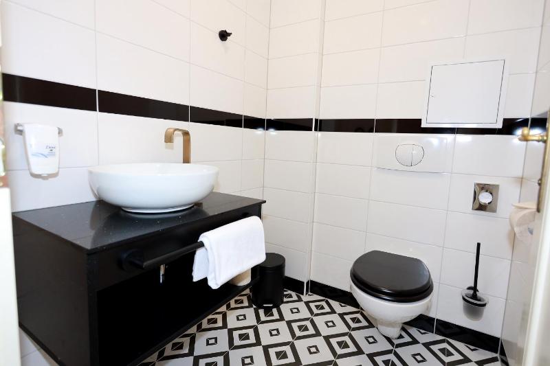 Suite image 3