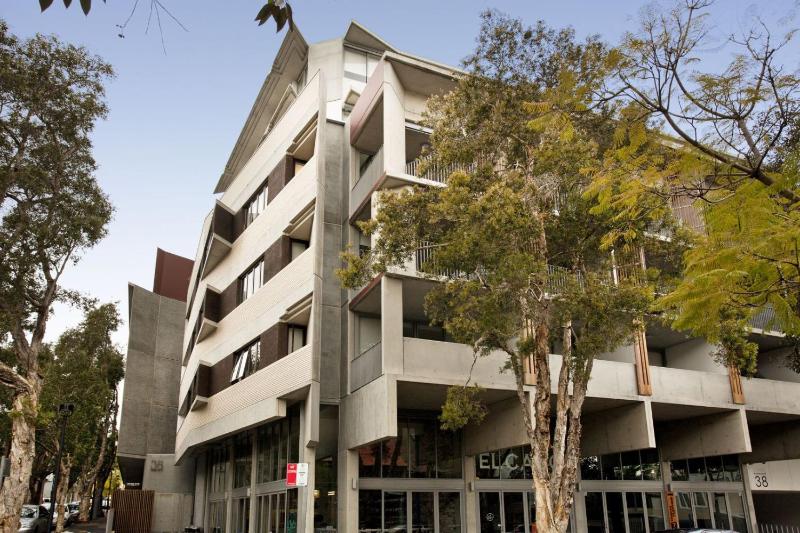 Waterloo St Apartments by Urban Rest - image 4