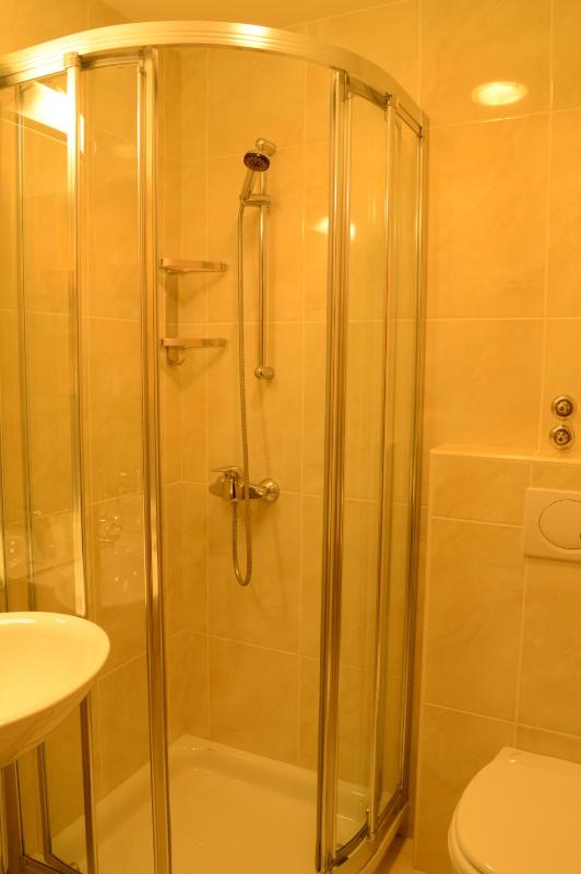 Double Room with Balcony image 2