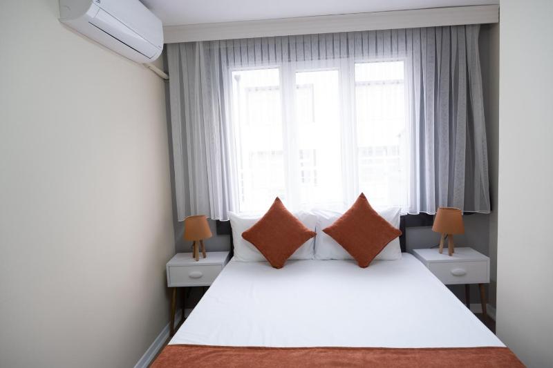 One-Bedroom Apartment image 1