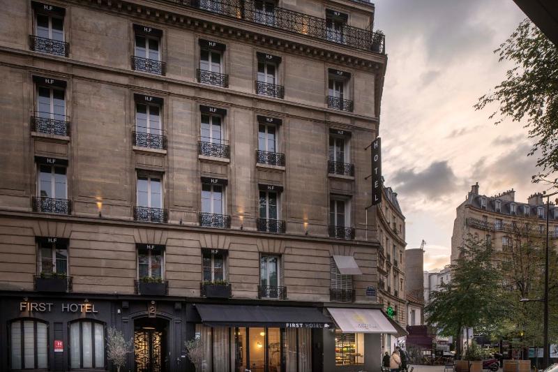 First Hotel Paris Tour Eiffel - image 14