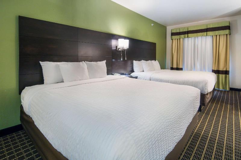 Suite with Two King Beds - Non-Smoking image 2
