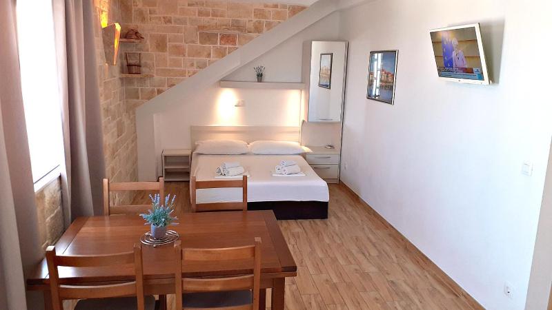 Apartment with Sea View image 3
