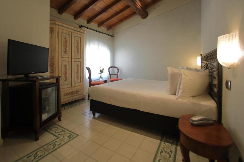  Standard Double Room image 1