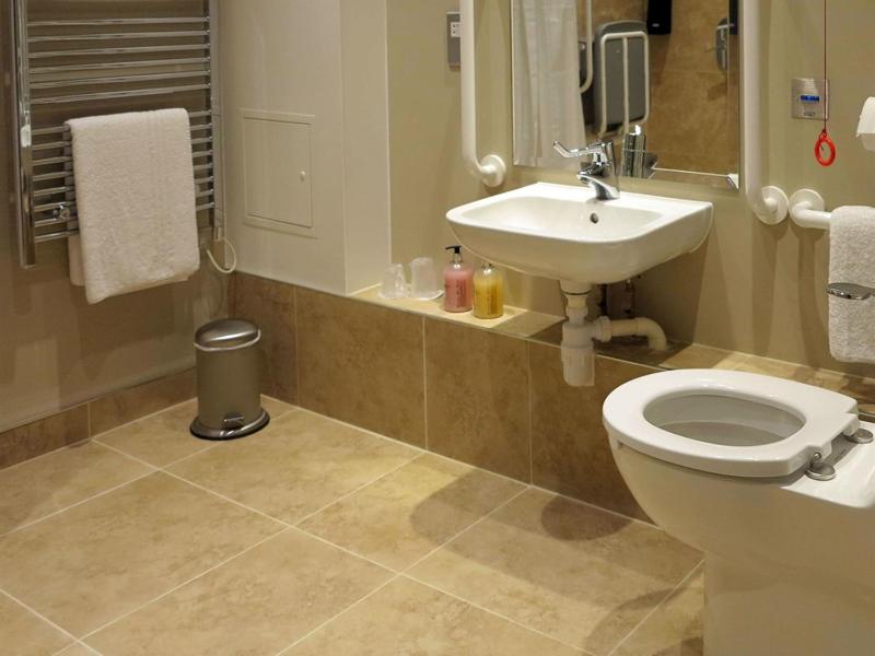 Double Room with Private Bathroom image 2