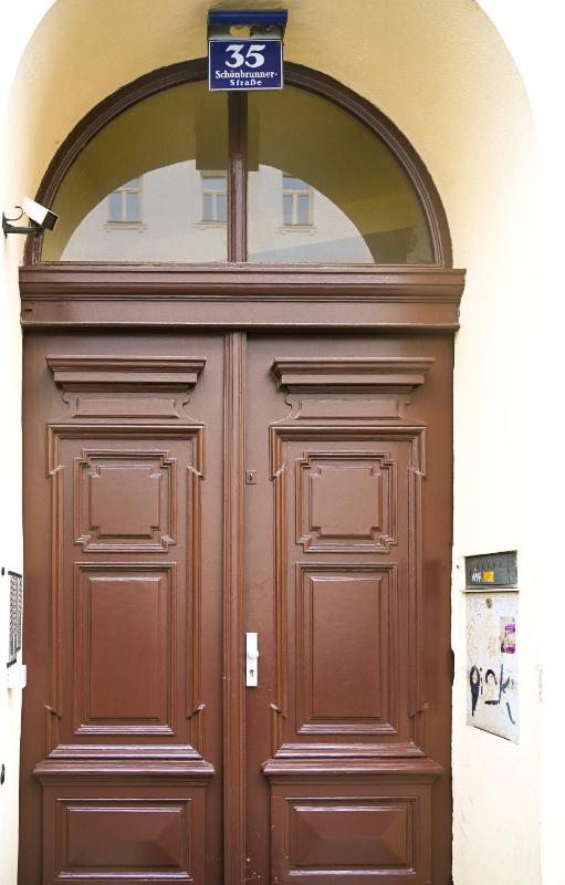 One-Bedroom Apartment image 2