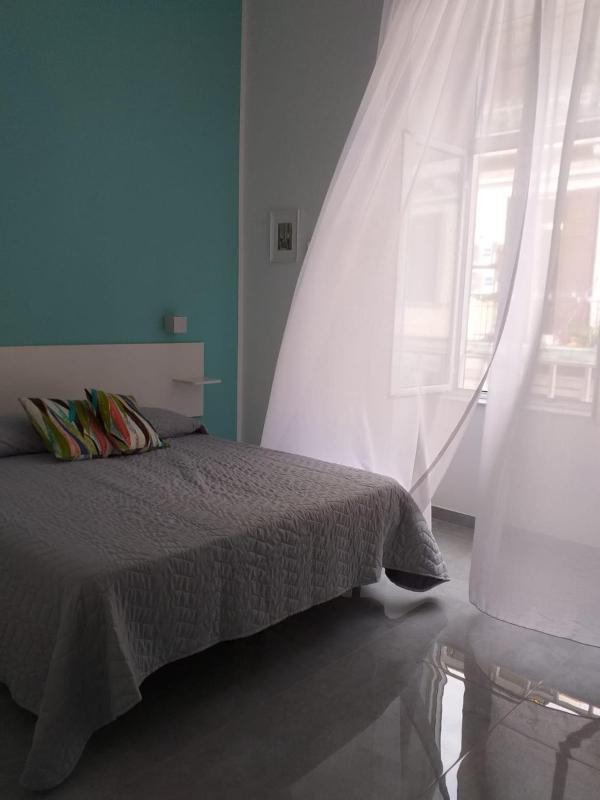 Deluxe Double Room with Balcony image 2