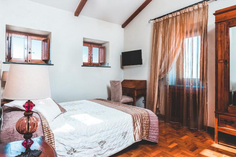 Villa image 2