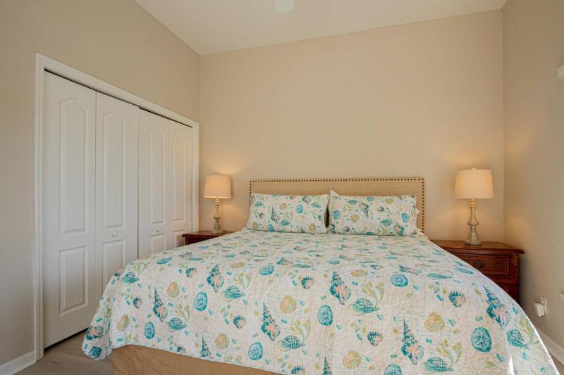 Briarwood- Terrazzo Lane with Lake View - image 3