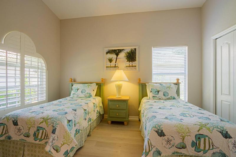 Briarwood- Terrazzo Lane with Lake View - image 35