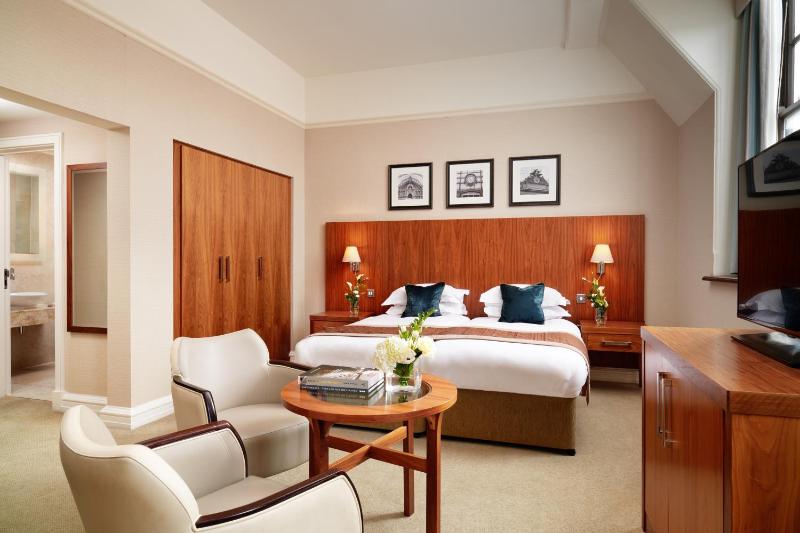 Classic Double Room - Disability Access image 4