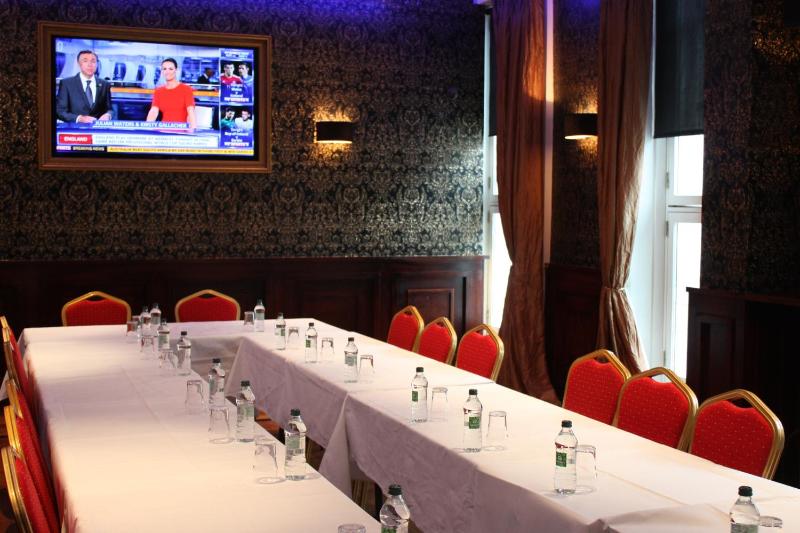 Jackson Court Hotel - image 2