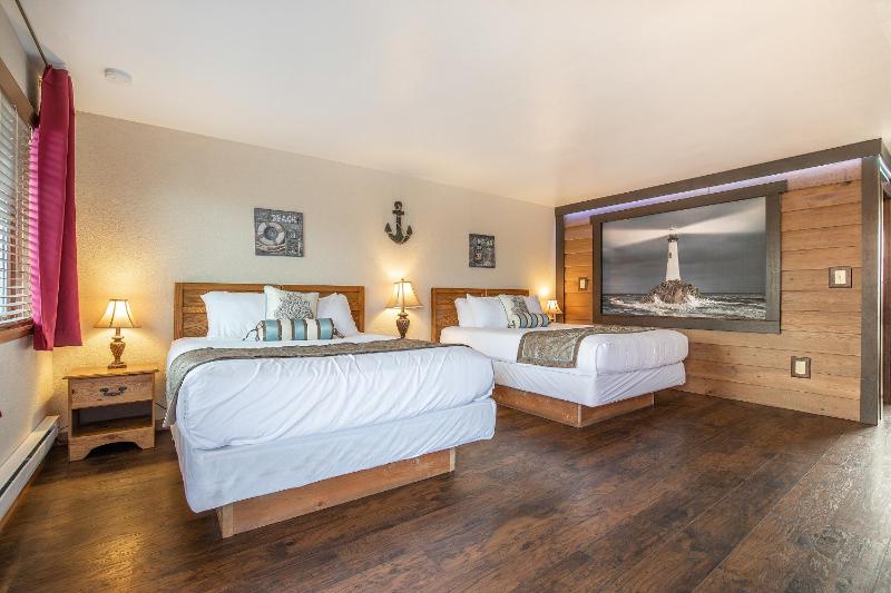 One-Bedroom Suite image 4