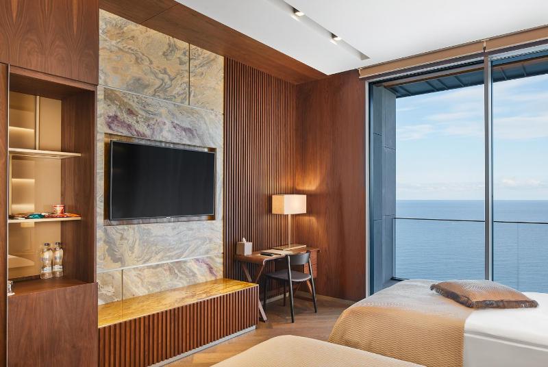 Standard Double or Twin Room with Sea View image 1