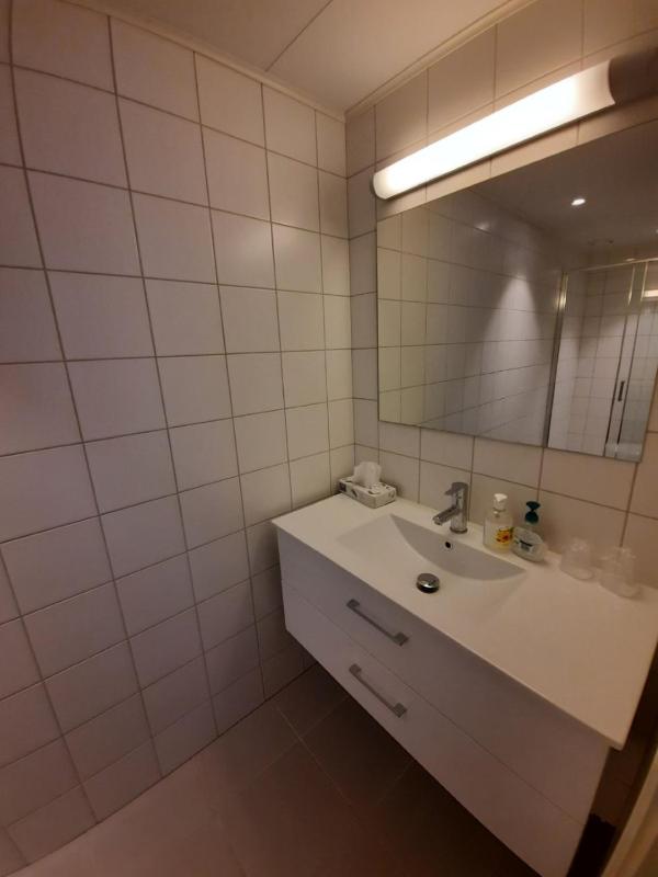 Standard Double Room image 4
