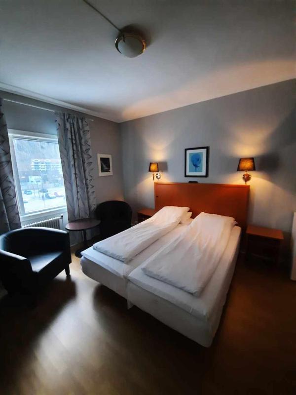 Standard Double Room image 2