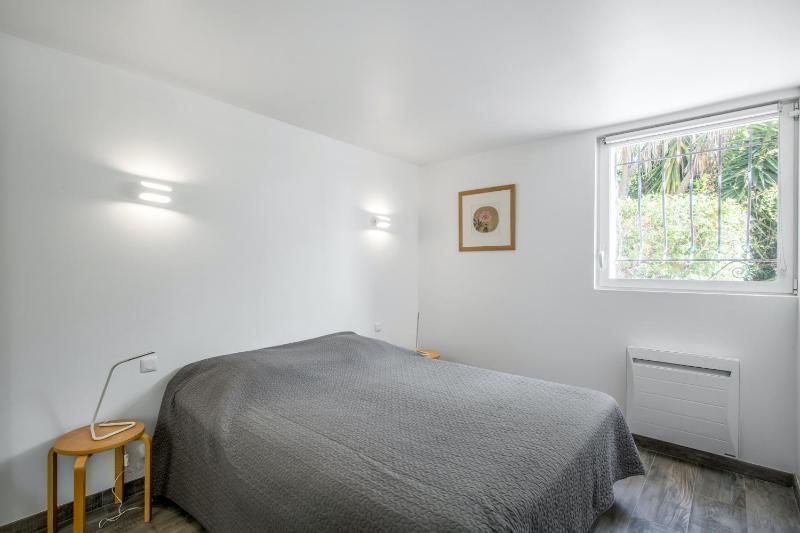 Appartement confortable à Hyères avec piscine privée - image 2