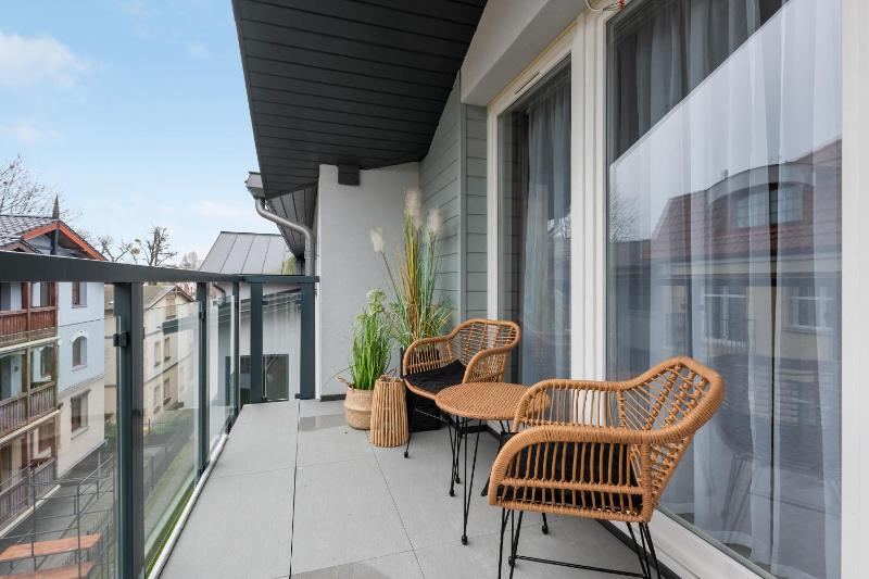 Monte Carlo Luxury Suites with Parking by Lion Apartments Sopot - image 7