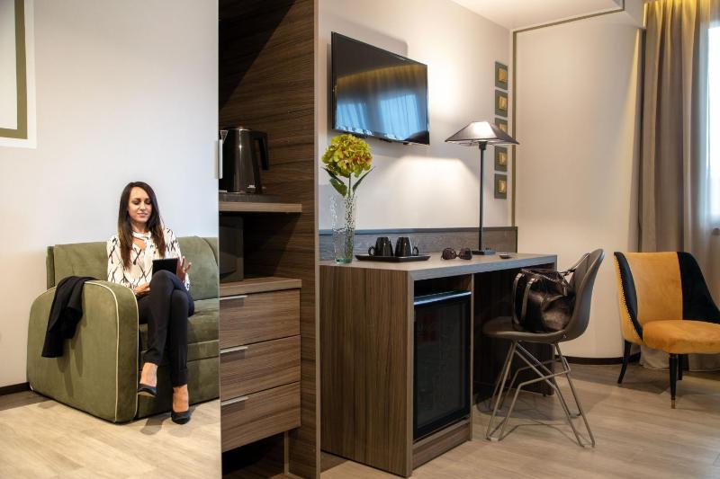 Club Triple Room image 1