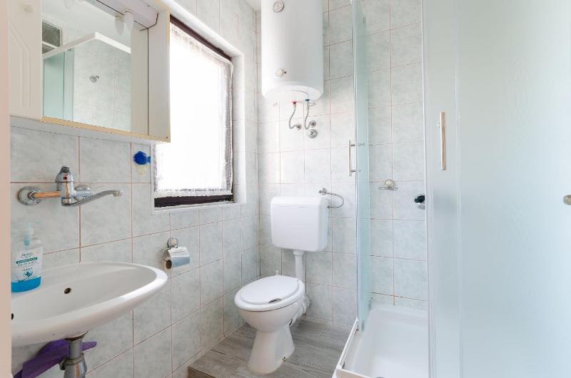 Studio with Garden View image 3