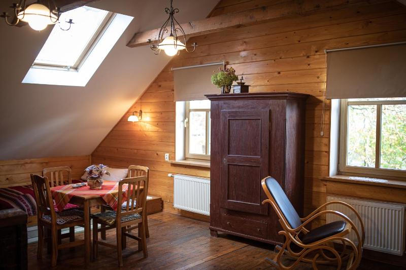 Family Room image 4