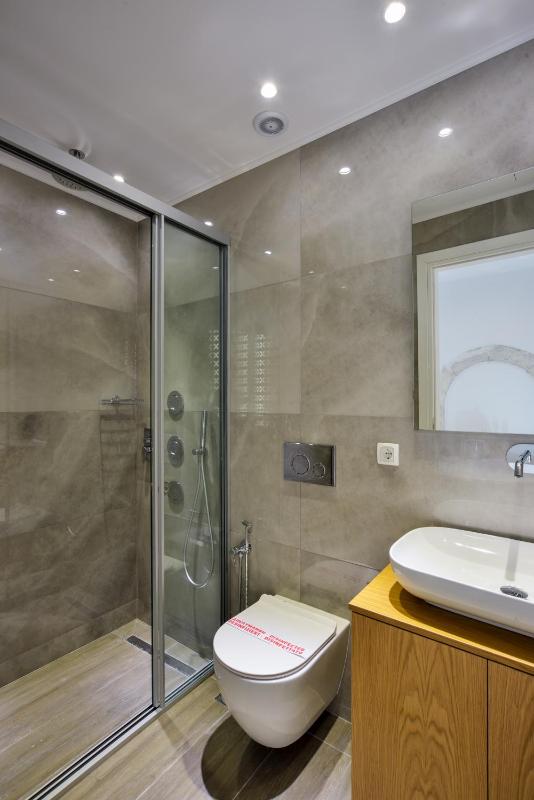 Deluxe Apartment with Hot Tub image 3