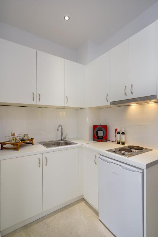 Elia Portou Luxury Residence - image 8