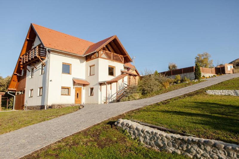 Eight-Bedroom House image 2