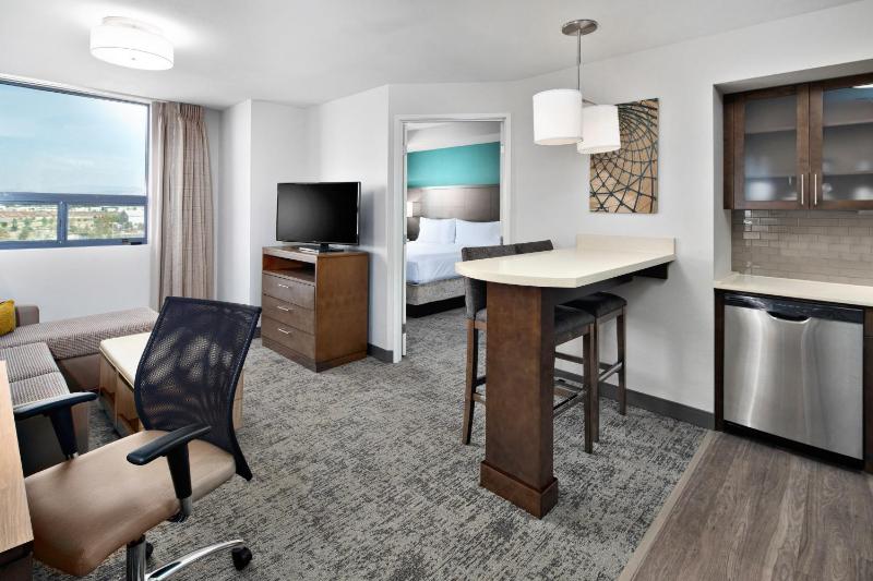 One-Bedroom King Suite with Sofa Bed image 3