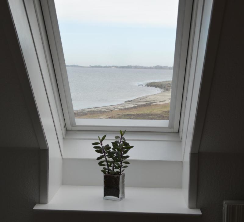 Double Room with Shared Bathroom image 4