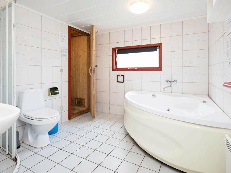 Four-Bedroom Holiday Home image 2