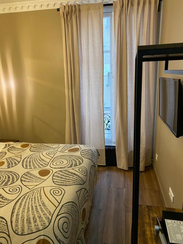 Standard Double Room image 4