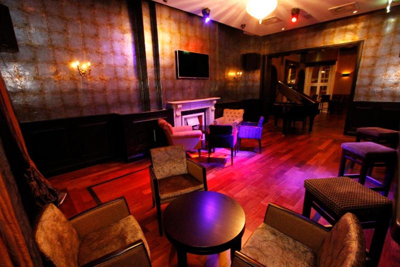 Jackson Court Hotel - image 3