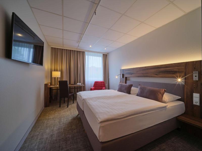 Comfort Double Room with Garden View image 3