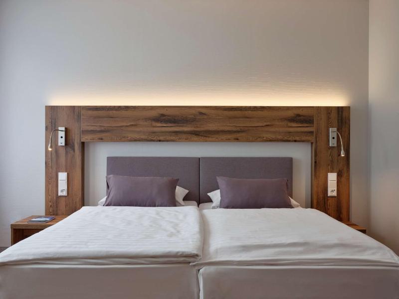 Double Room Oriel image 3