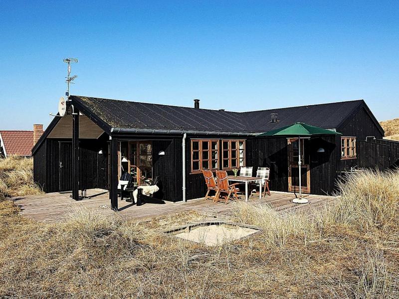 Three-Bedroom Holiday Home  image 3
