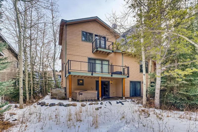 Three-Bedroom House image 4