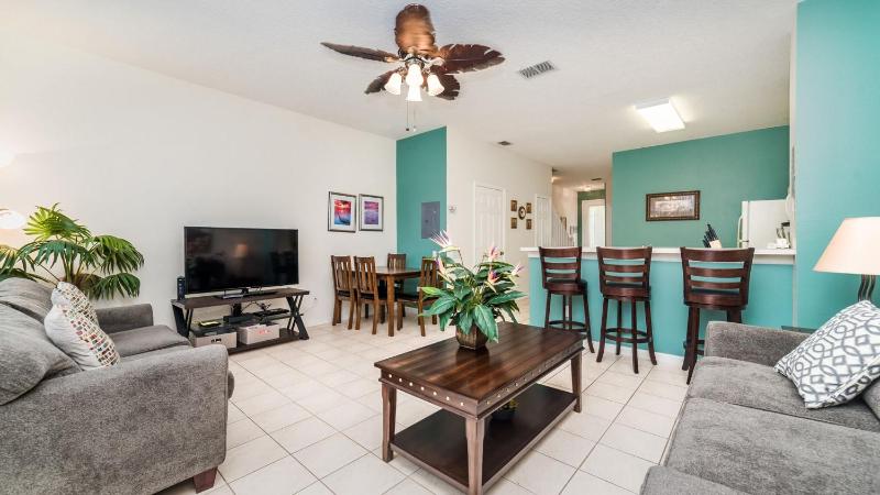 Three-Bedroom Townhouse image 4