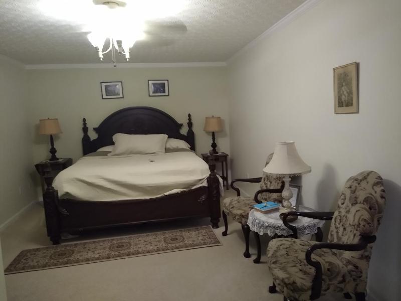 Family Room with Bathroom image 2
