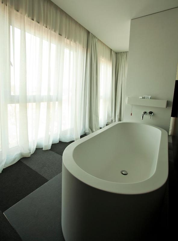 Suite image 2