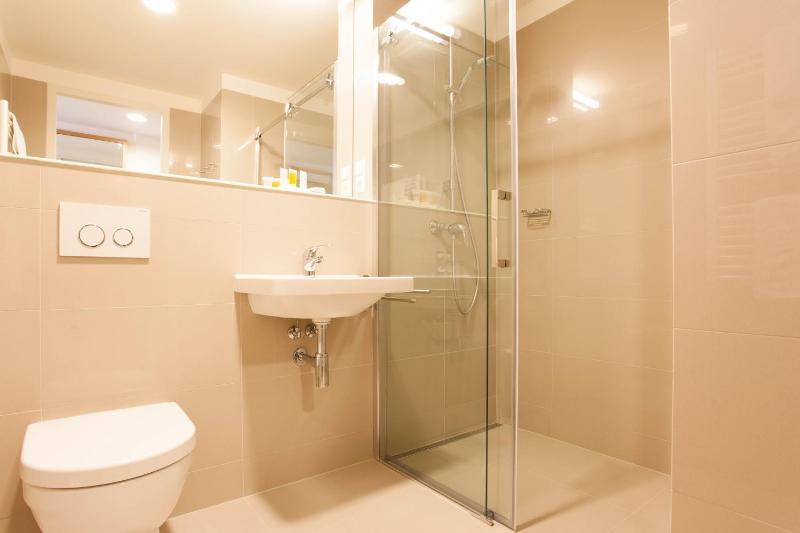 Double or Twin Room image 3