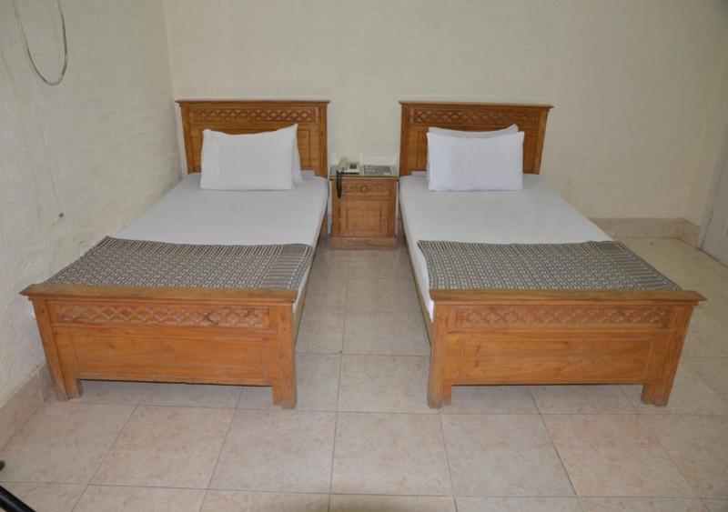 Step inn Hotel Sukkur - image 3