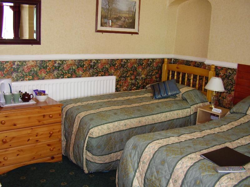 Weybourne Guest House - image 4