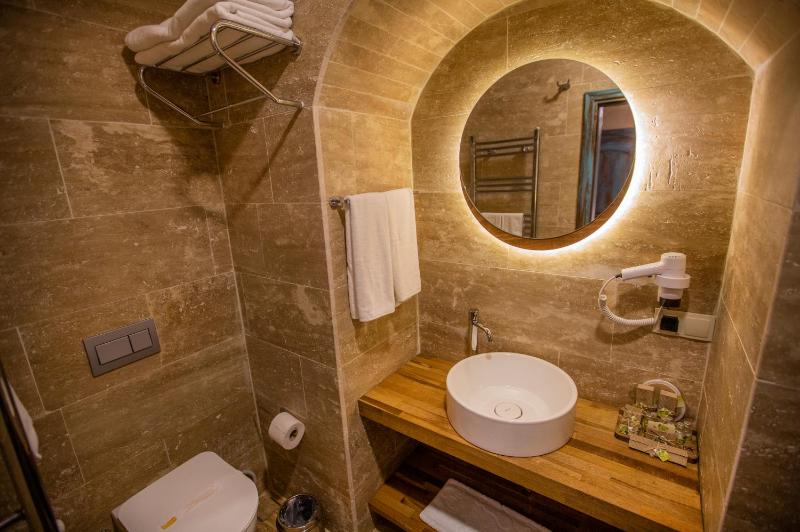 Deluxe Double Room image 2