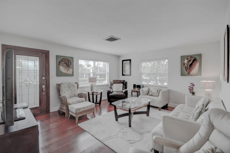 Two-Bedroom House image 3
